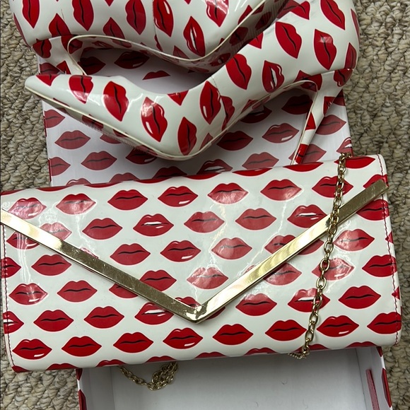Red Lip Print Heels and Clutch Set - Picture 3 of 4